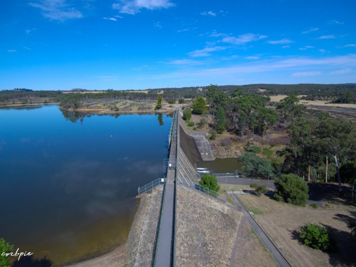 Lauriston reservoir dam wall side on
