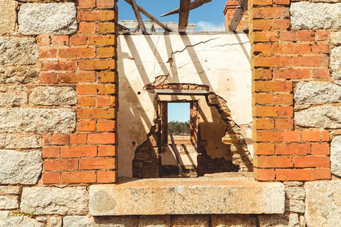 derelict Cairn Curran house 10