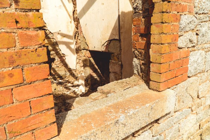 derelict Cairn Curran house 12