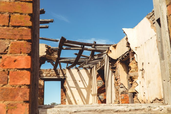 derelict Cairn Curran house 13