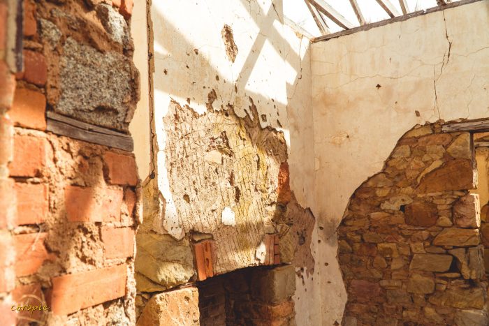 derelict Cairn Curran house 17