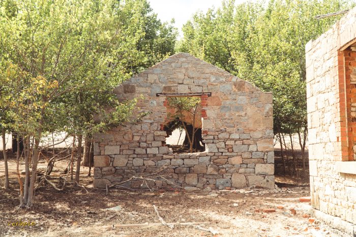 derelict Cairn Curran house 9